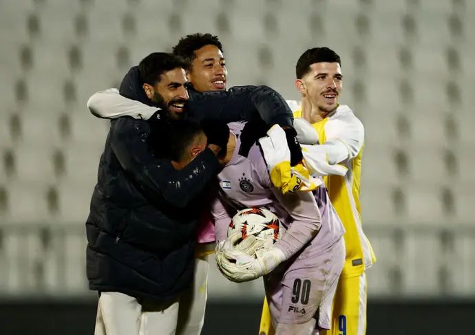 שחקני מכבי תל אביב, דור תורג'מן, טייריס אסנטה, אופיר דוידזאדה מברכים את רועי משפתי