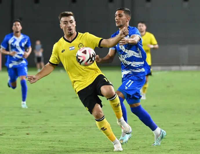 עוז בילו מכבי נתניה לצד סאלח חוסיין עירוני קרית שמונה