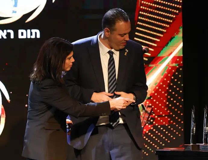 יו"ר הוועד האולימפי יעל ארד לצד שר הספורט מיקי זוהר
