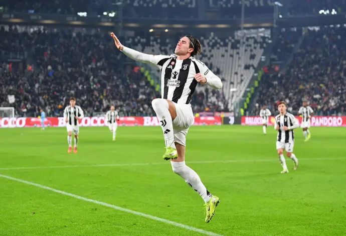 דושאן ולאחוביץ' שחקן יובנטוס חוגג שער