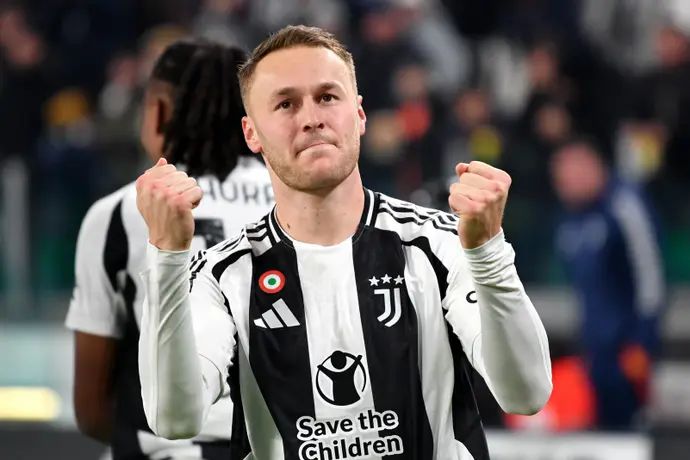 טון קופמיינרס שחקן יובנטוס חוגג שער