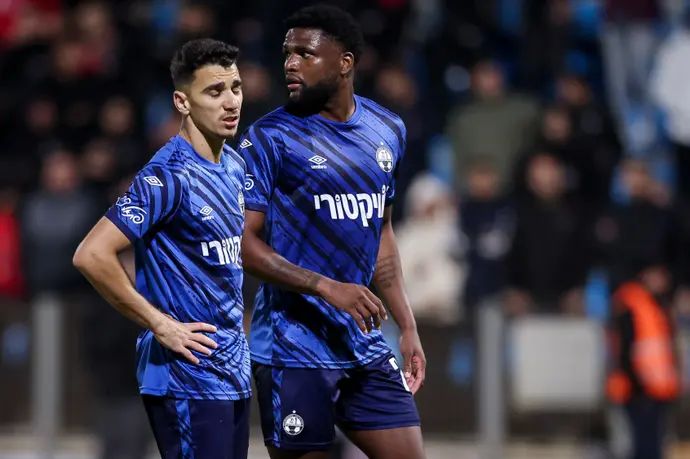 שחקני הפועל באר שבע דן ביטון, לוקאס ונטורה