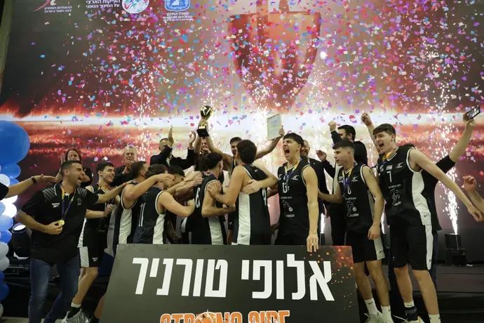 אלופת ליגת התיכוניים - כצנלסון כפר סבא