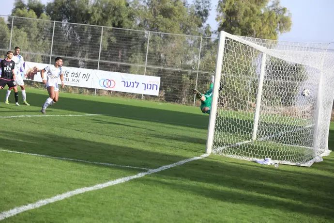 גיא הרמן שוער הפועל חדרה סופג שער