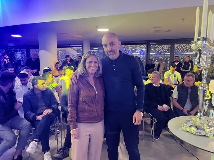 ד״ר אסנת לבציון קורח עם ז'ארקו לאזטיץ'