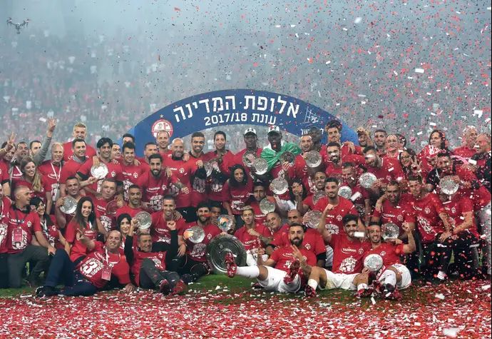 שחקני הפועל באר שבע חוגגים אליפות 2017/18