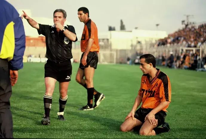 משה סיני שחקן בני יהודה בשנת 1990