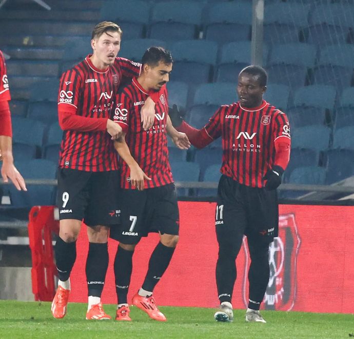 שחקן הפועל ירושלים מתן חוזז בין ילה דאון, סדריק דון