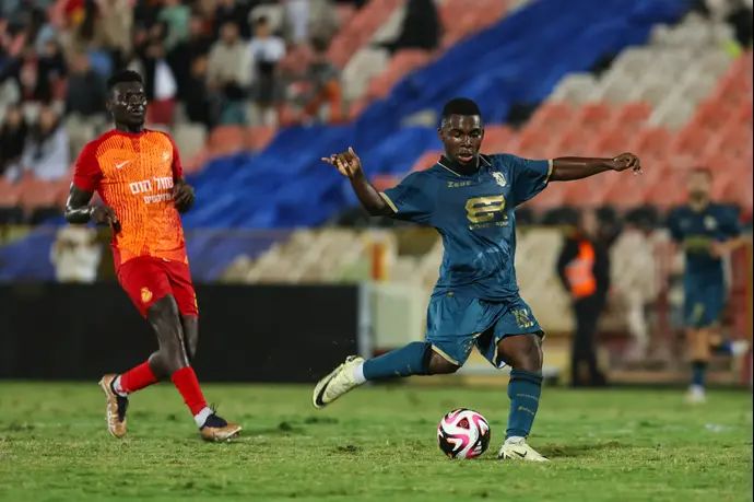 לרוי מונדזנגה שחקן מכבי בני ריינה