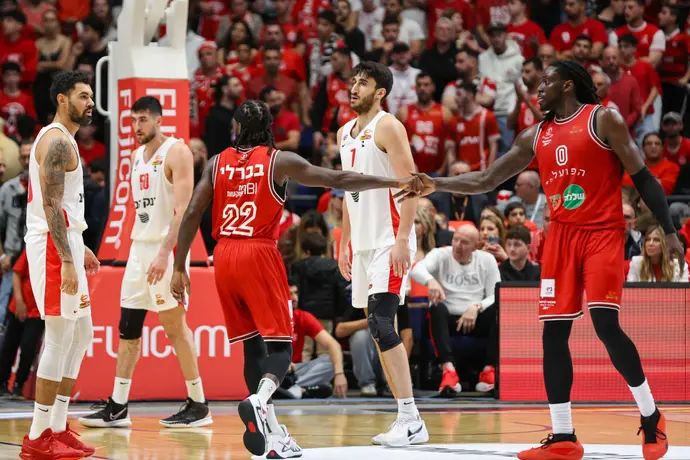 שחקני הפועל תל אביב פטריק בוורלי, ג'ונתן מוטלי