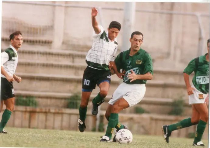 שחקן העבר יניב עופרי