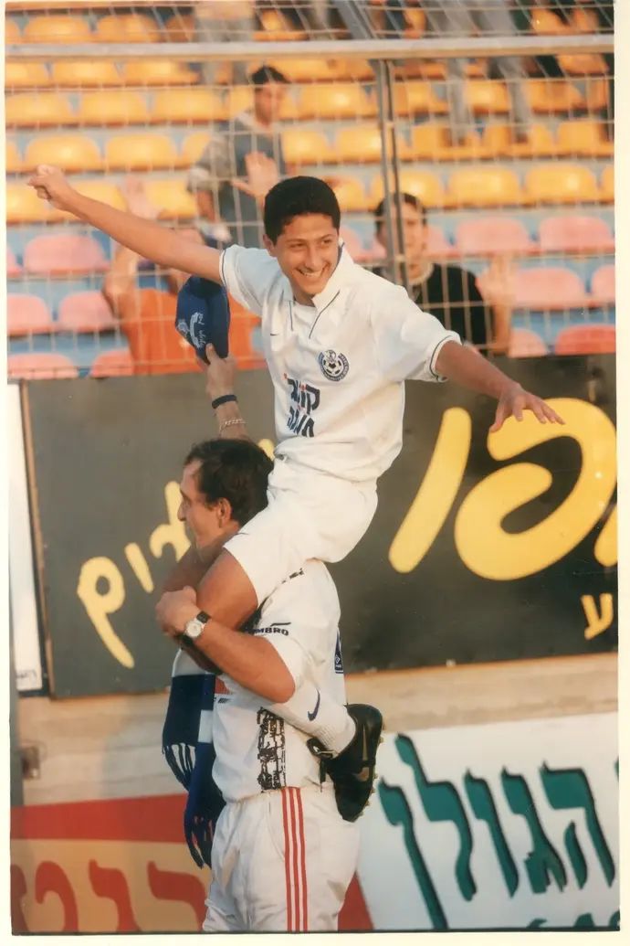 שחקן העבר יניב עופרי