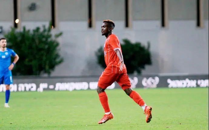 מתיו קוג'ו שחקן בני סכנין חוגג שער