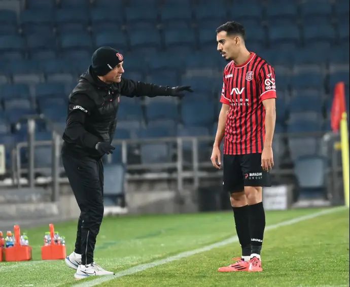 זיו אריה מאמן הפועל ירושלים לצד מתן חוזז