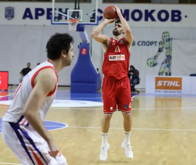 שחקן הפועל תל אביב תומר גינת