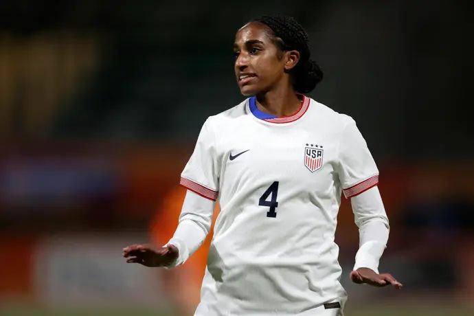 שחקנית נבחרת ארה"ב, נאומי גירמה