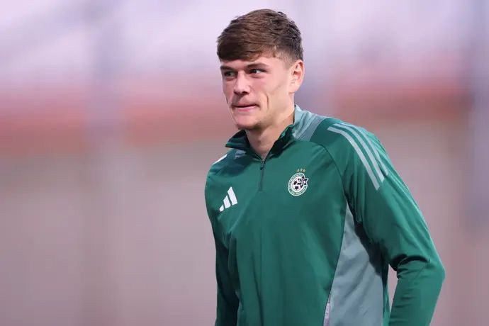 עילי פיינגולד שחקן מכבי חיפה בחימום