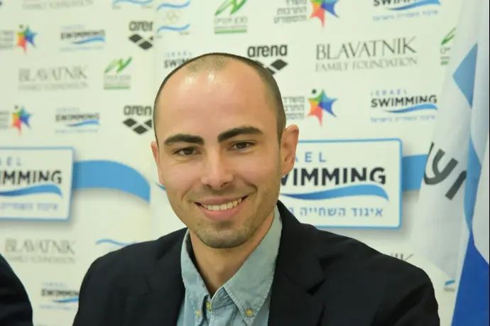 יעקב טומרקין פורש משחייה
