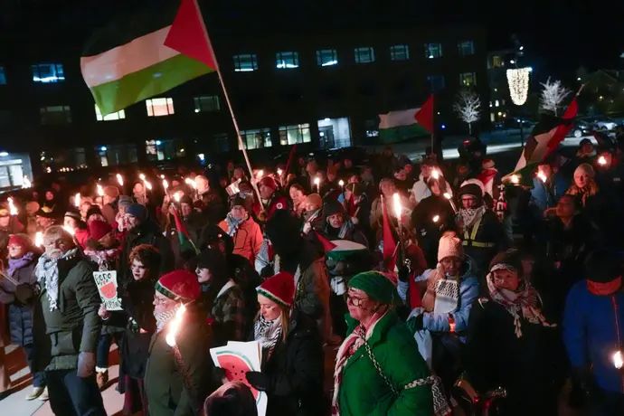 הפגנה פרו-פלסטינית לפני המשחק של מכבי תל אביב מול בודה גלימט