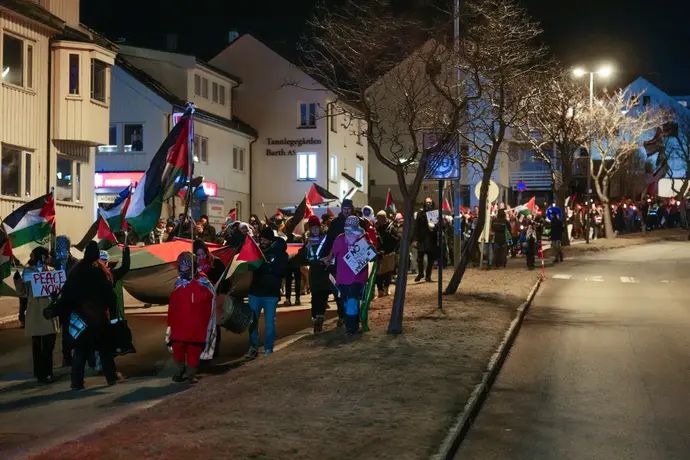 הפגנה פרו-פלסטינית לפני המשחק של מכבי תל אביב מול בודה גלימט