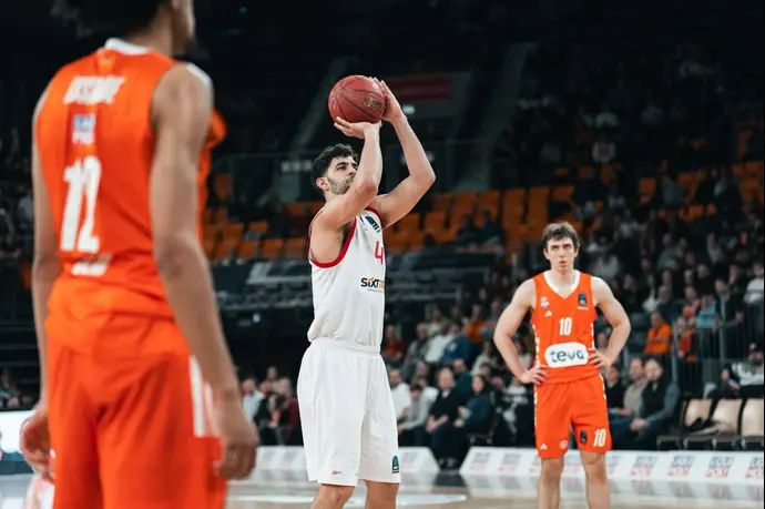 שחקן הפועל תל אביב תומר גינת