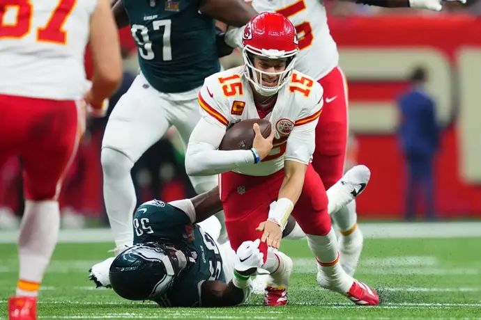 כמו ברווז במטווח. פטריק מהומס