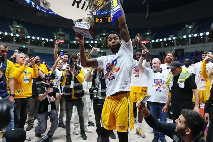 ליוואי רנדולף שחקן מכבי תל אביב