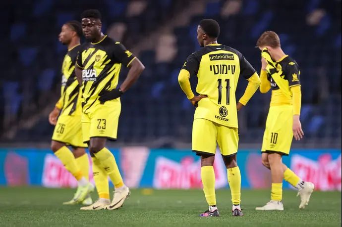 טימותי מוזי ושחקני בית"ר ירושלים מאוכזבים