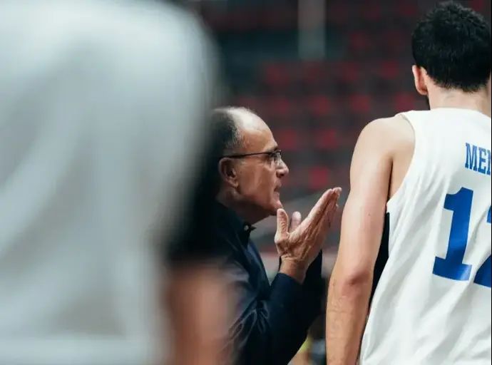 מאמן נבחרת ישראל אריאל בית הלחמי