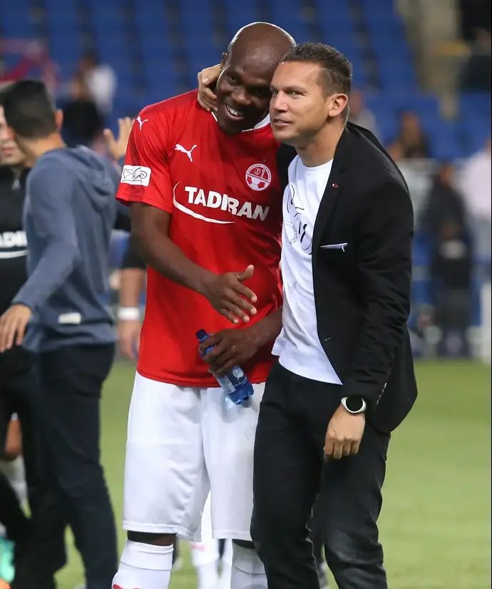 שחקן הפועל באר שבע אנתוני וואקמה, ברק בכר