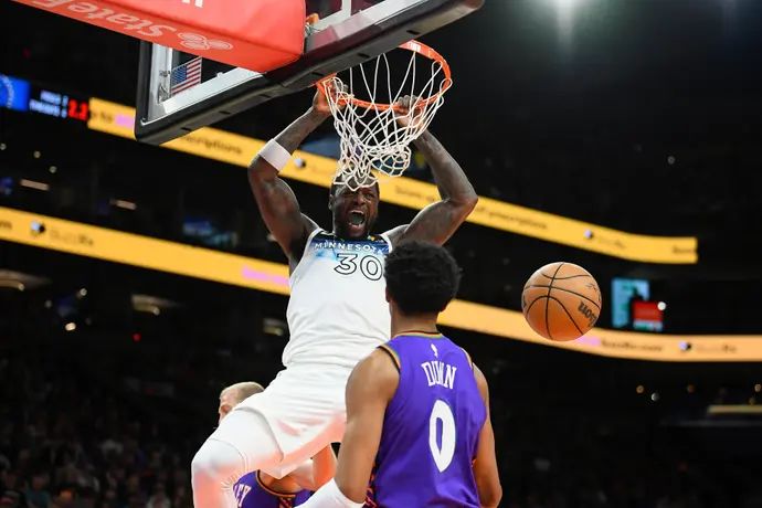 ג'וליוס רנדל מטביע מול פיניקס