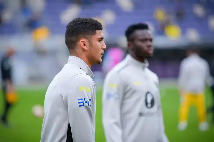 אלעד מדמון שחקן מכבי תל אביב בחימום