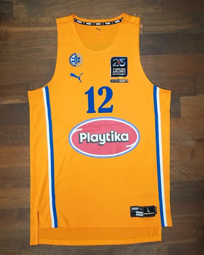 המדים של מכבי תל אביב לרגל 25 שנות יורוליג