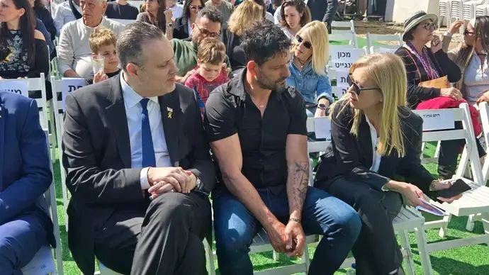 אורן סמדג'ה לצד מיקי זוהר. טקס הנחת אבן הפינה לאולם הג'ודו החדש על שם עומר סמדג'ה ז