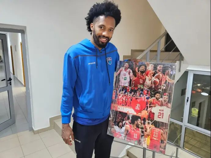 בראיין אנגולה