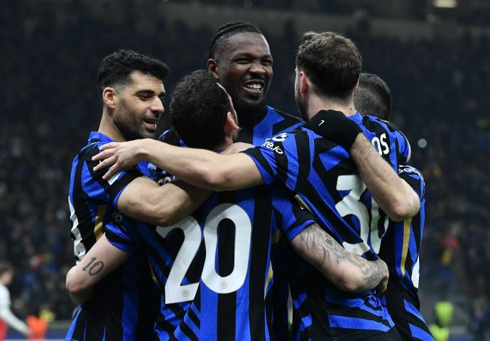 שחקני אינטר חוגגים