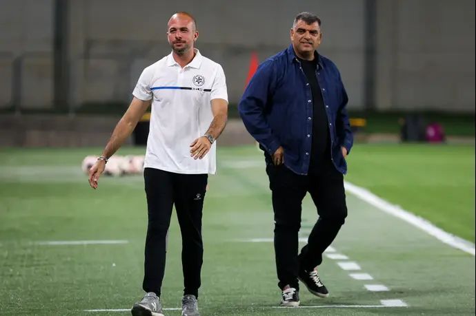 שי ברדה מאמן עירוני קרית שמונה עם תמיר לוזון מאמן מכבי פתח תקוה