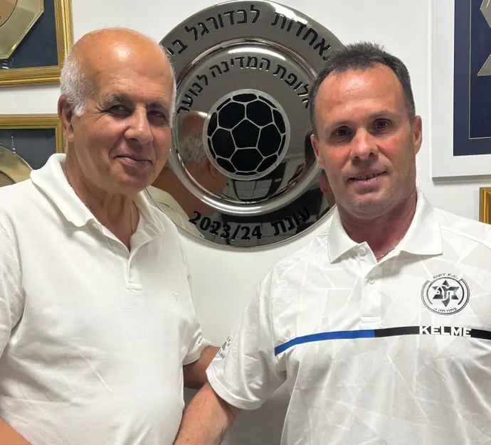 נועם שוהם, מאמן מכבי פתח תקוה עם אבי לוזון