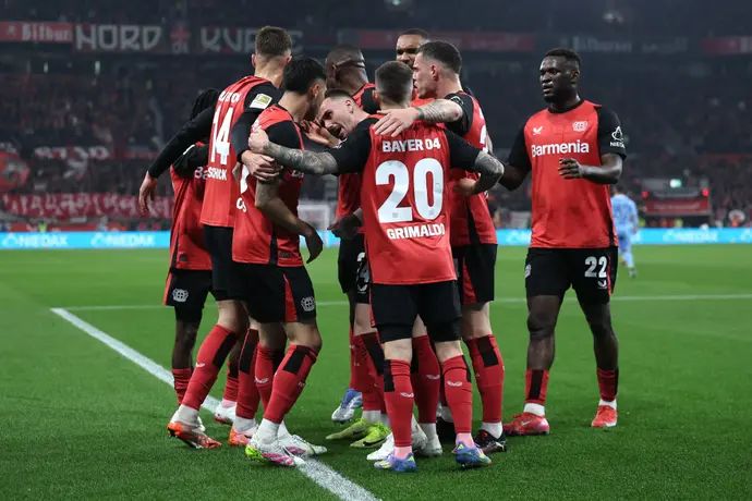 שחקני באייר לברקוזן חוגגים