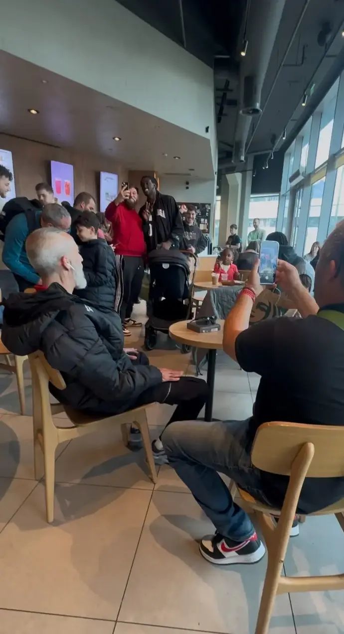 אוהדי הפועל תל אביב בסופיה