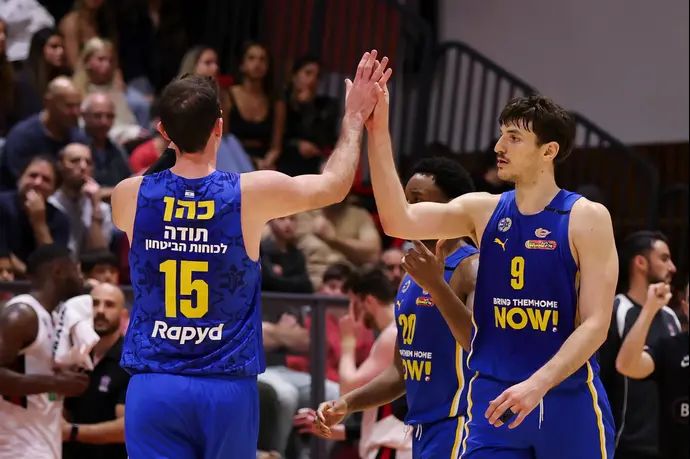 שחקני מכבי תל אביב רומן סורקין, ג'ייק כהן