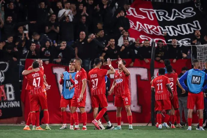 שחקני בני סכנין חוגגים