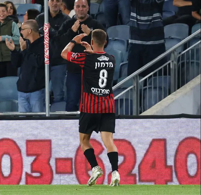 איליי מדמון שחקן הפועל ירושלים חוגג שער