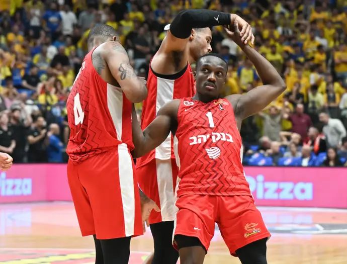 שחקני הפועל ירושלים: ג'ארד הארפר, כריס ג'ונסון, ג'סטין סמית'