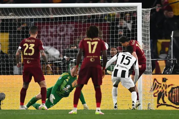 אלדור שומורודוב, רומא