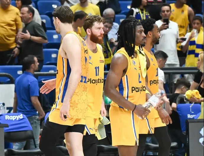 ג'ימי קלארק ושחקני מכבי תל אביב המאוכזבים