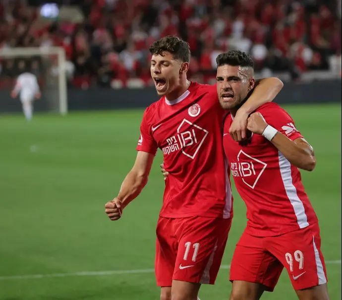 איתמר שבירו, סתיו טוריאל שחקני הפועל תל אביב חוגגים