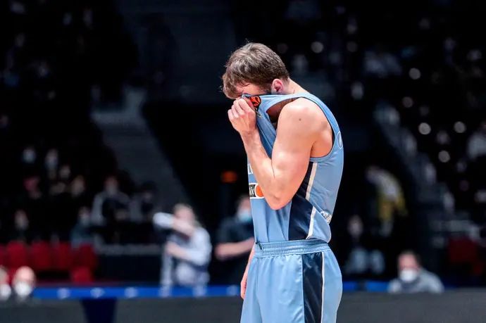 קווין פאנגוס שחקן זניט סנט פטרסבורג