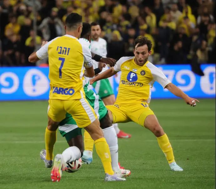 יוריס ואן אובריים שחקן מכבי תל אביב