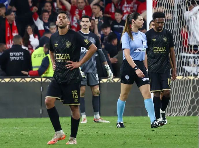 דור מיכה שחקן בית"ר ירושלים מאוכזב